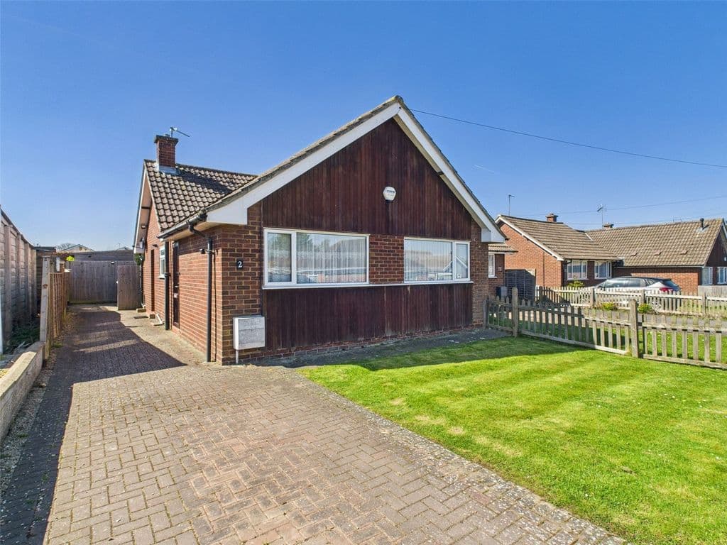 Elderdene, Chinnor, Oxfordshire OX39 - Image 2