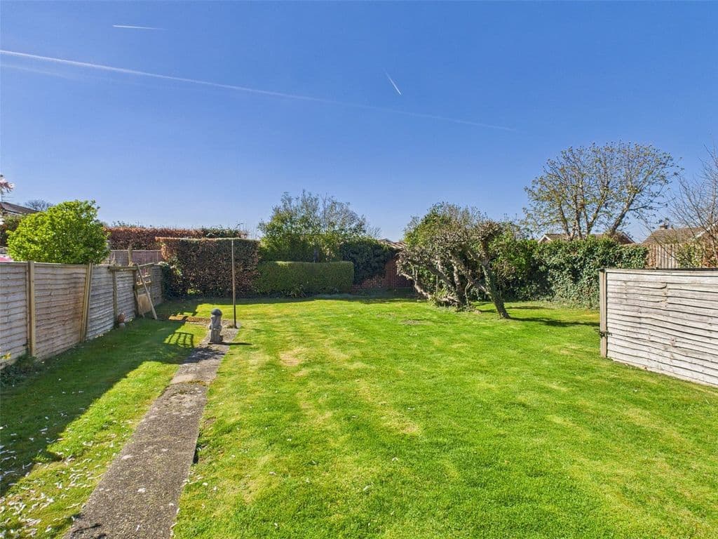 Elderdene, Chinnor, Oxfordshire OX39 - Image 3