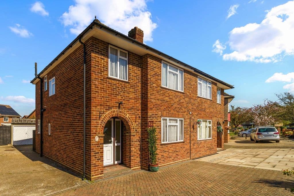 Alsom Avenue, Worcester Park KT4 - Image 1