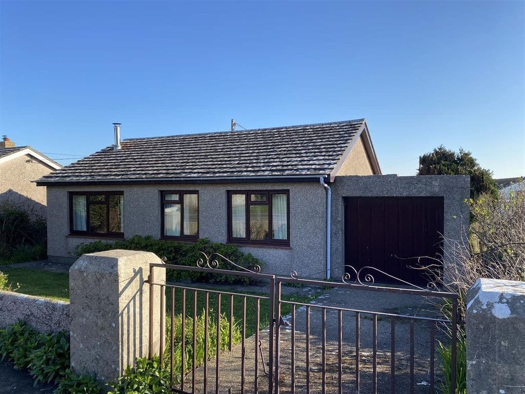 View property at 2 Church Close, Marloes SA62