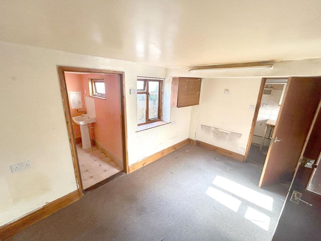 Wendron Street, Helston TR13 - Image 6