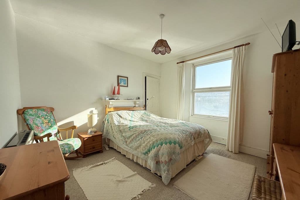 Pitick Terrace, Flushing TR11 - Image 10