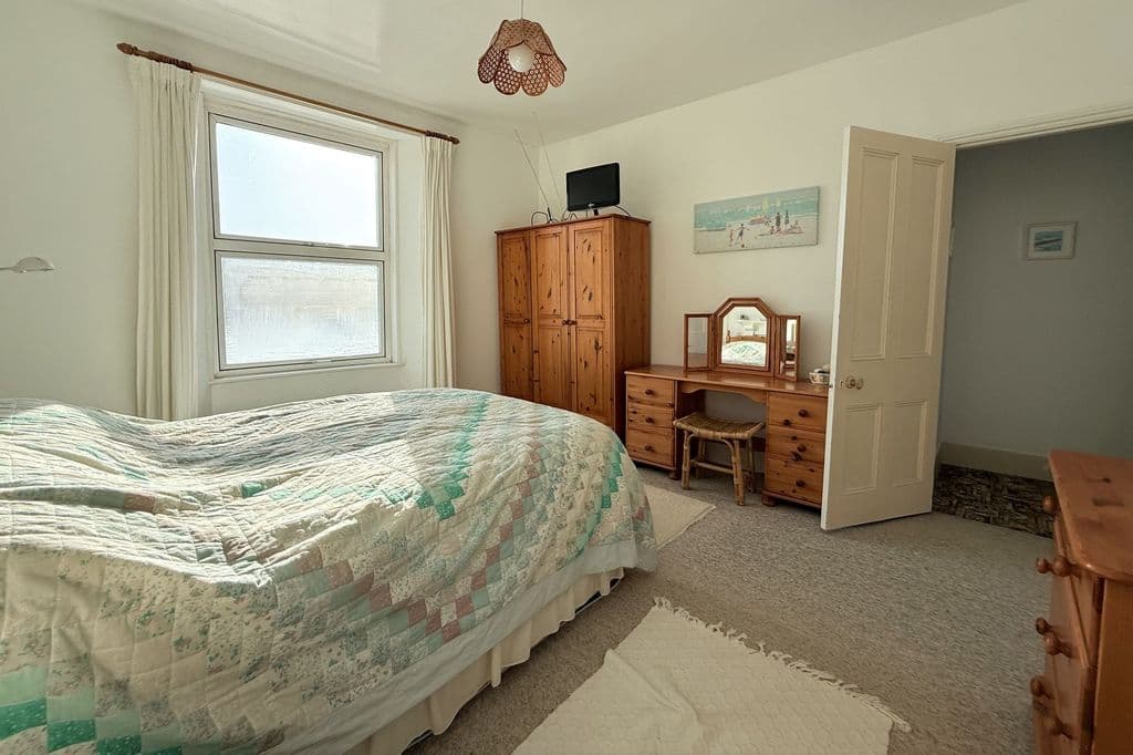 Pitick Terrace, Flushing TR11 - Image 11