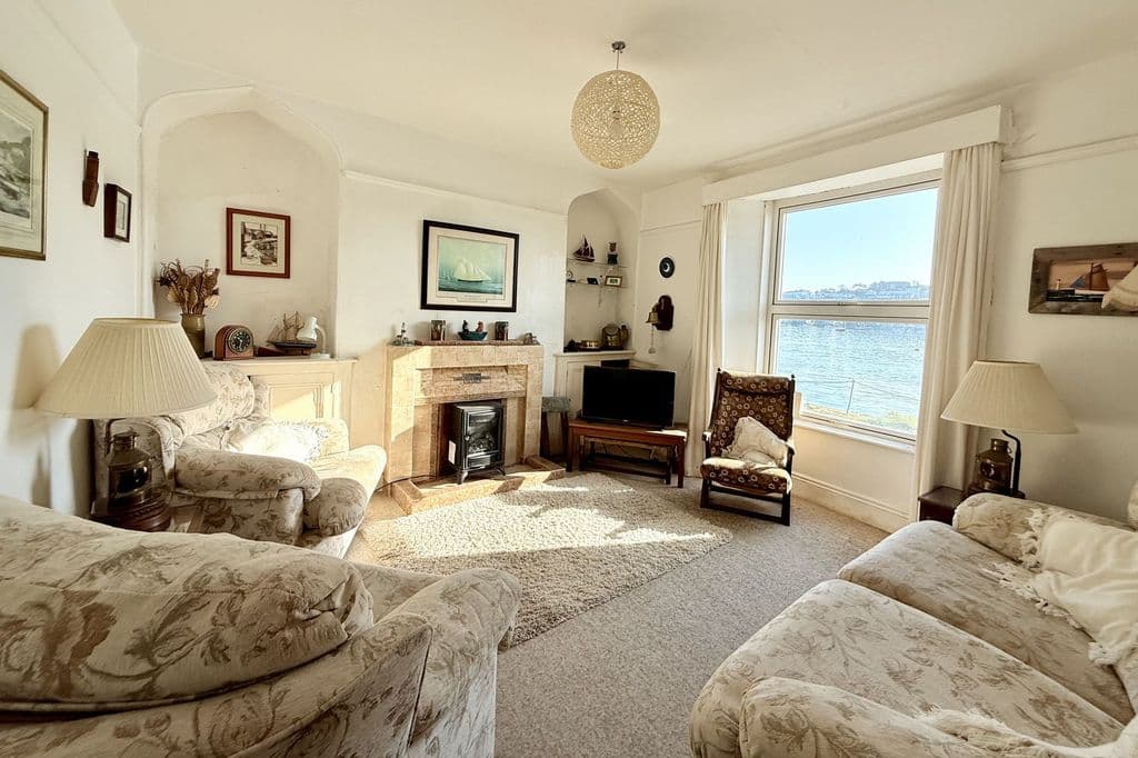 Pitick Terrace, Flushing TR11 - Image 4