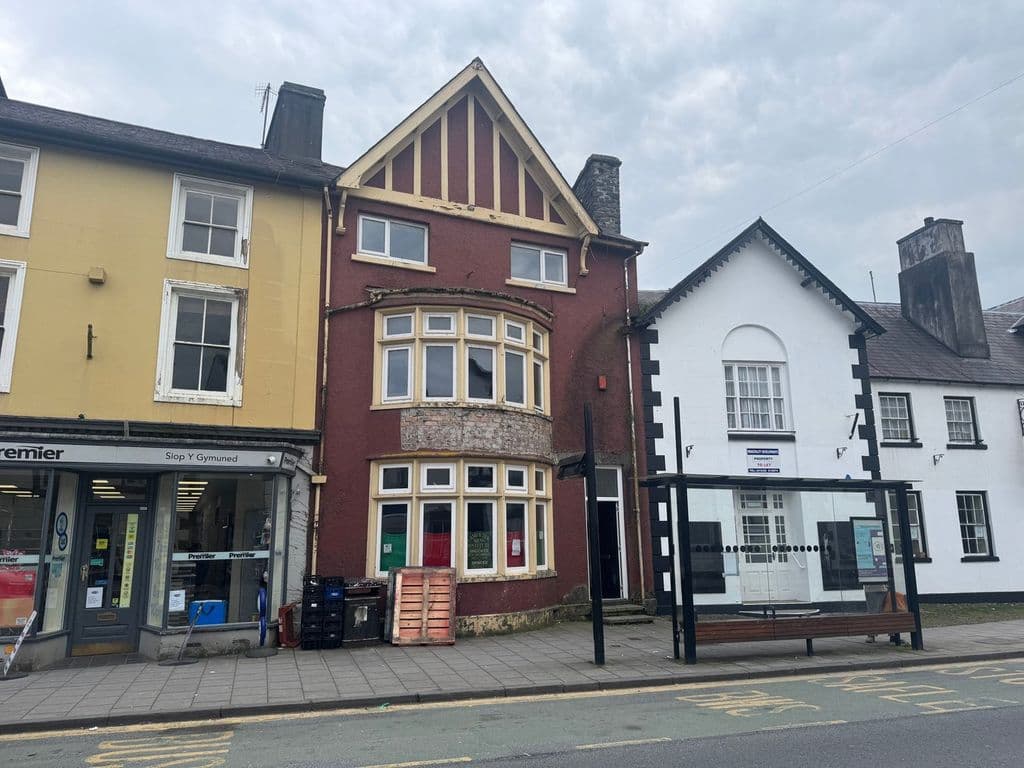 View property at High Street, Lampeter SA48