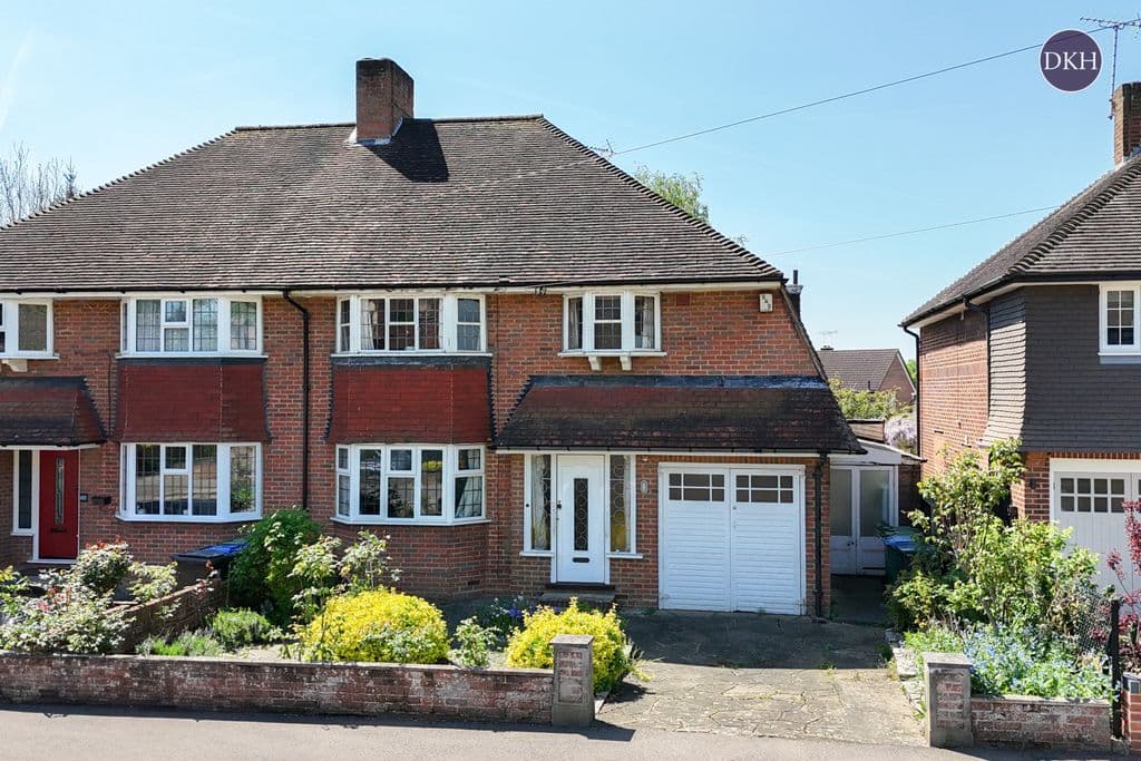 Devereux Drive, Cassiobury, Watford, Hertfordshire WD17 - Image 1