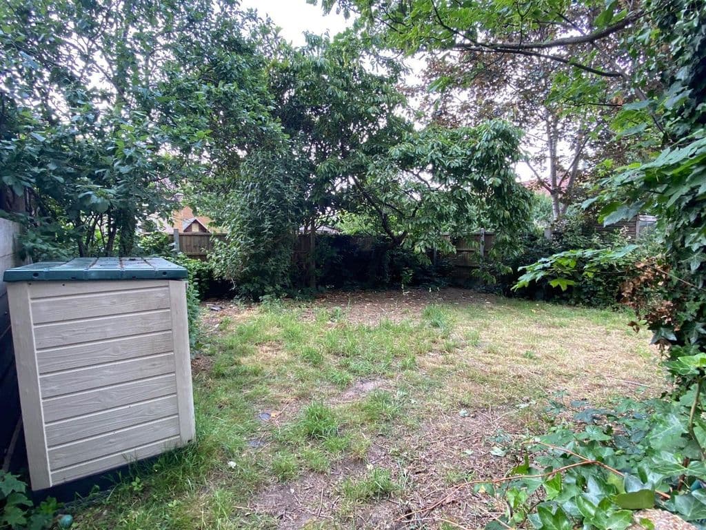 Sheldon Road, Dagenham RM9 - Image 2