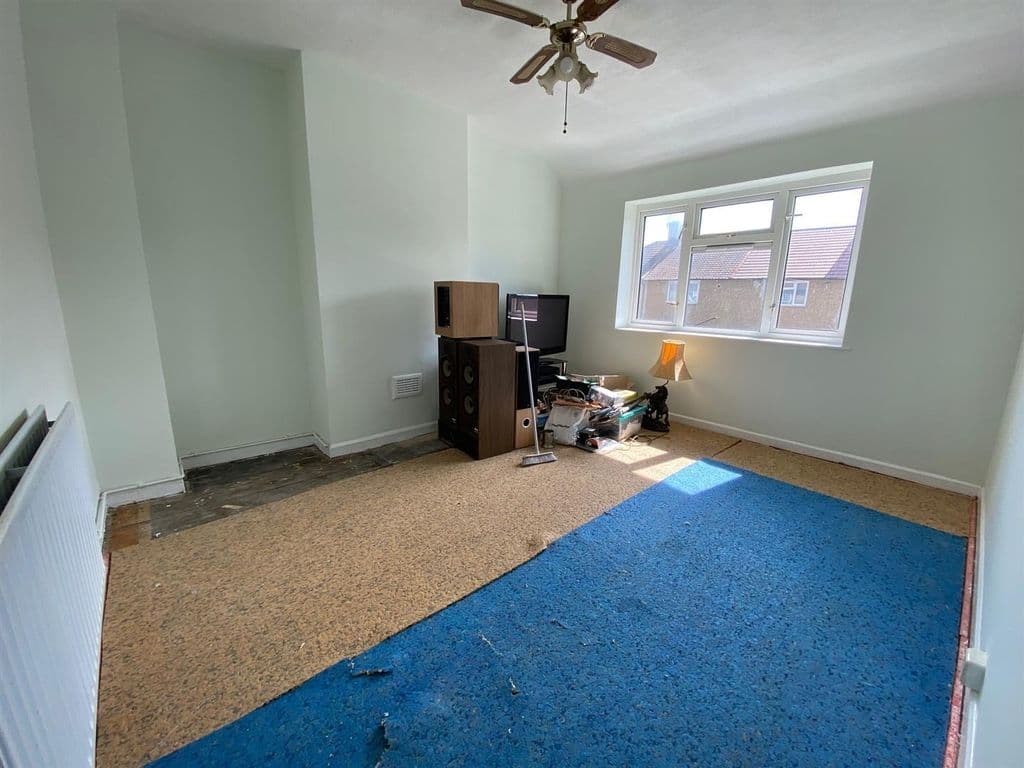 Sheldon Road, Dagenham RM9 - Image 3