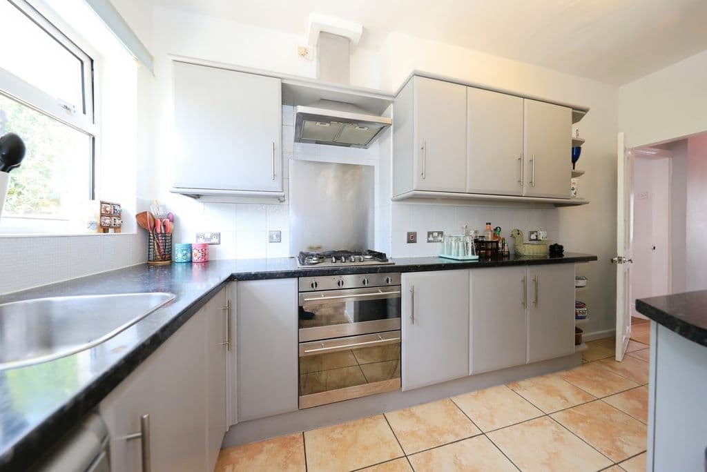 Burland Avenue, Wolverhampton, West Midlands WV6 - Image 2