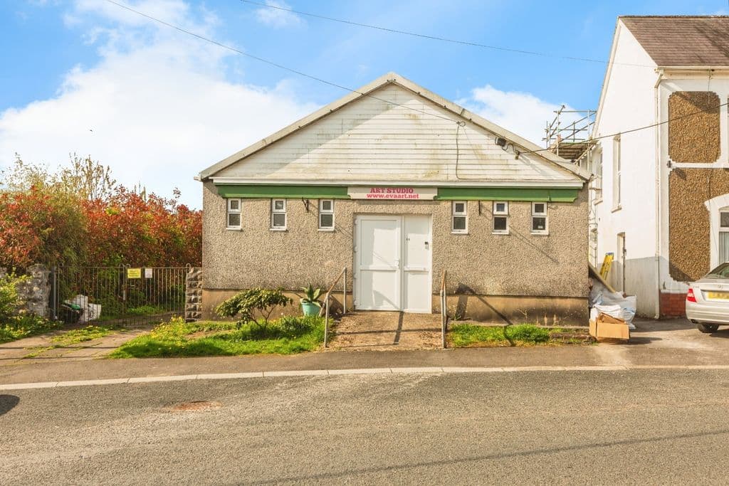 Gwilym Road, Cwmllynfell, Swansea, Neath Port Talbot SA9 - Image 1