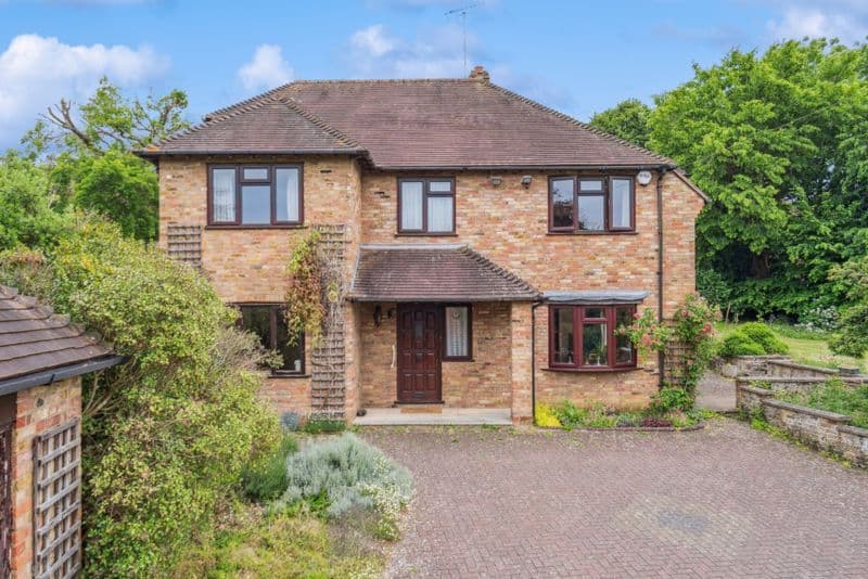 Harvest Hill, Bourne End SL8 - Image 11