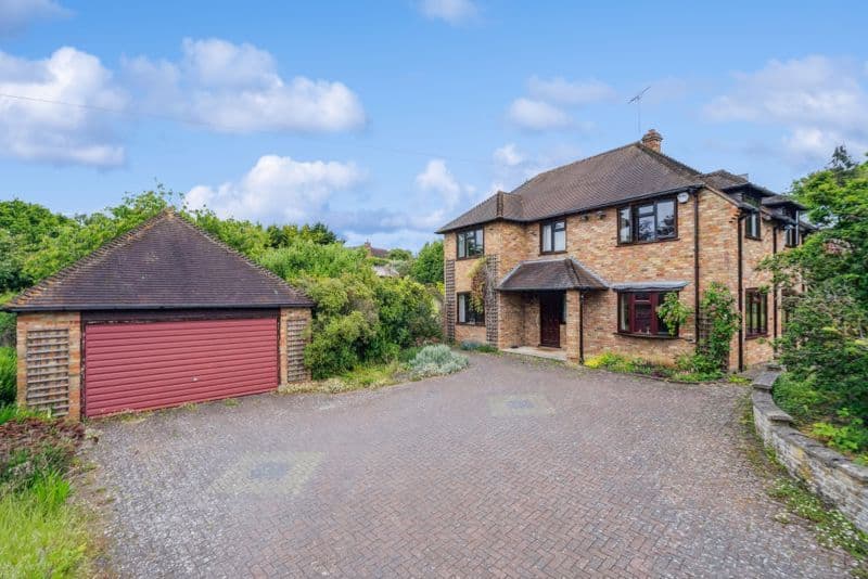 Harvest Hill, Bourne End SL8 - Image 2