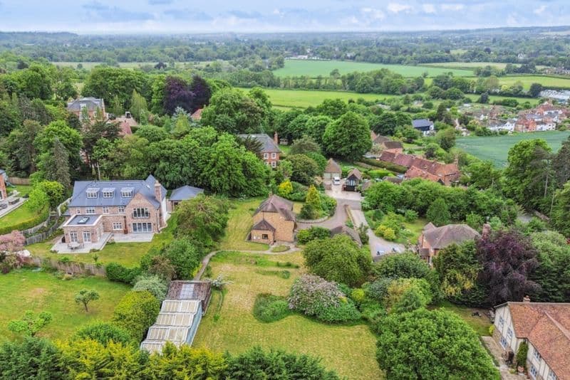 Harvest Hill, Bourne End SL8 - Image 8