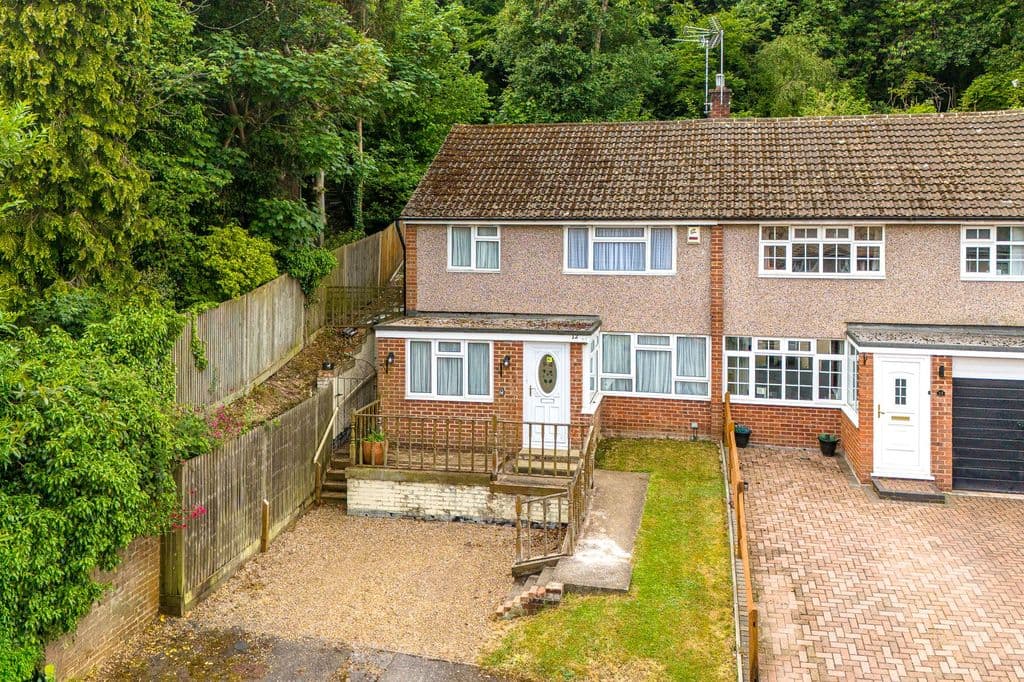 View property at Bay Tree Close, Loudwater HP11