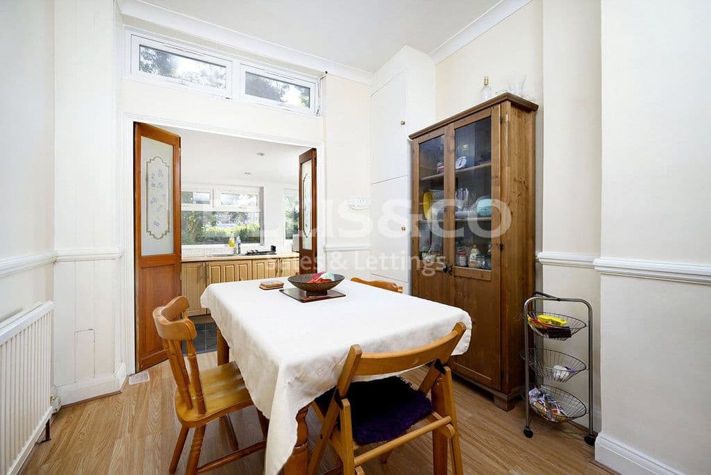 Woodland Way, Mill Hill, London NW7 - Image 2