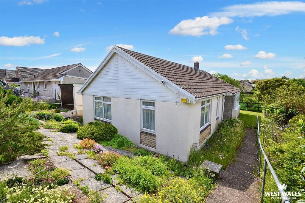 View property at Bunkers Hill, Milford Haven SA73