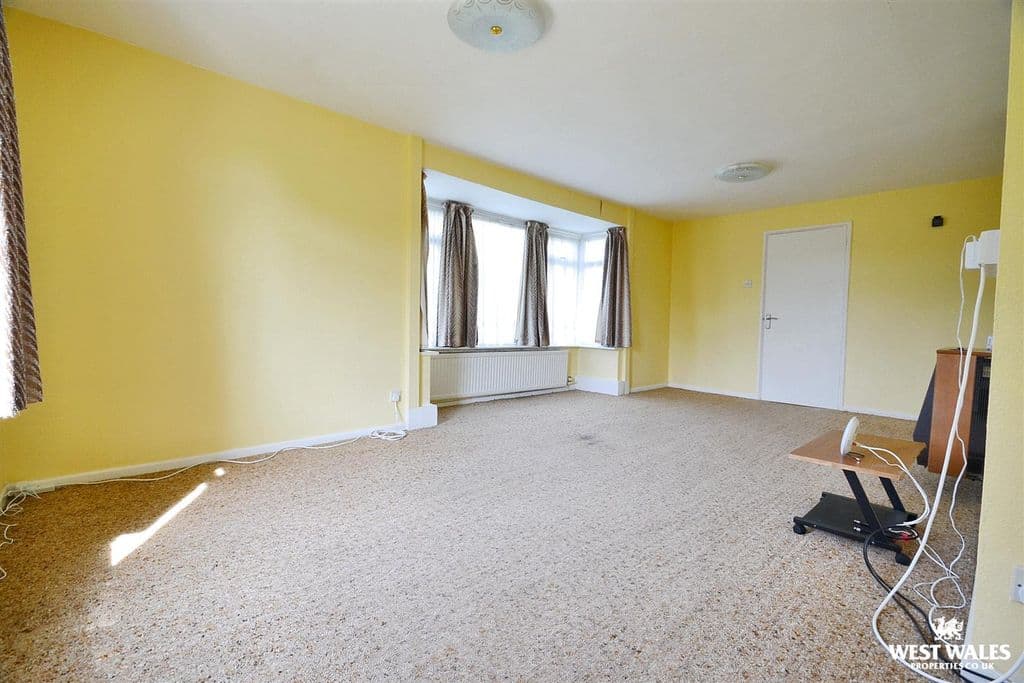 Bunkers Hill, Milford Haven SA73 - Image 2
