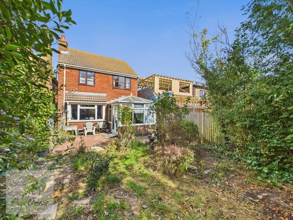Burrows Lane, Middle Stoke, Rochester ME3 - Image 1