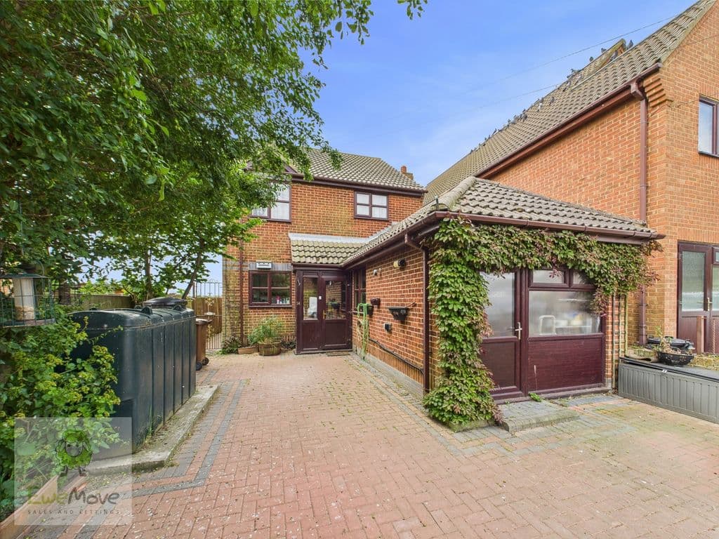 Burrows Lane, Middle Stoke, Rochester ME3 - Image 2
