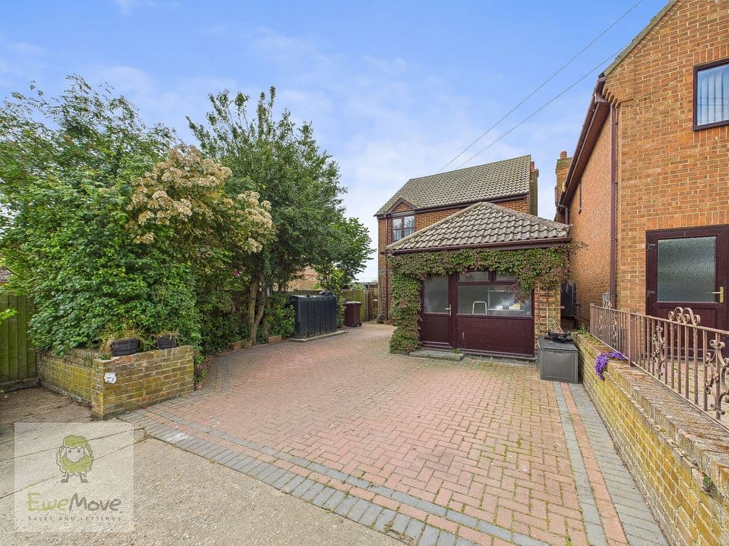 Burrows Lane, Middle Stoke, Rochester ME3 - Image 3