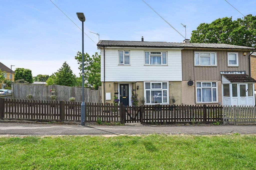 Mepham Gardens, Harrow HA3 - Image 1
