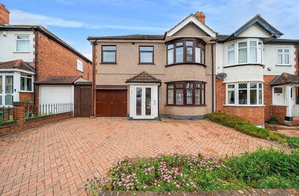 View property at Montbelle Road, London SE9