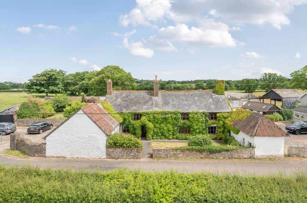 View property at West Buckland, Wellington, Somerset TA21