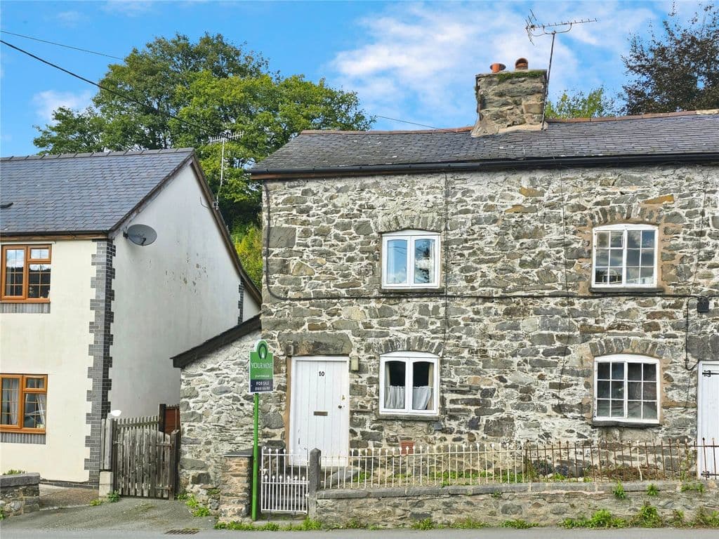 View property at Park Street, Llanrhaeadr Ym Mochnant, Oswestry, Powys SY10
