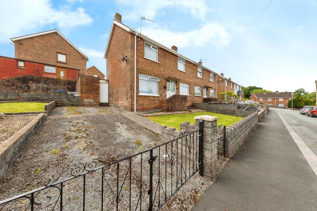 View property at Coedyclun, Trimsaran, Kidwelly, Carmarthenshire SA17