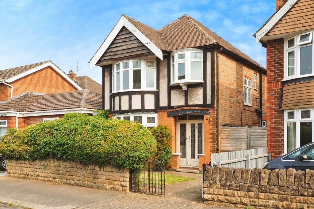 Hollinwell Avenue, Wollaton, Nottingham NG8 - Image 1