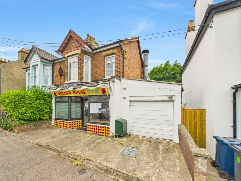 Wycombe Road, Princes Risborough, Buckinghamshire HP27 - Image 1