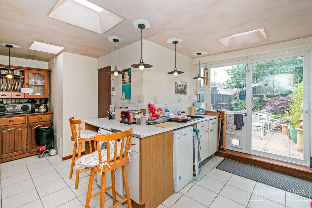 Roskear Road, Camborne TR14 - Image 2