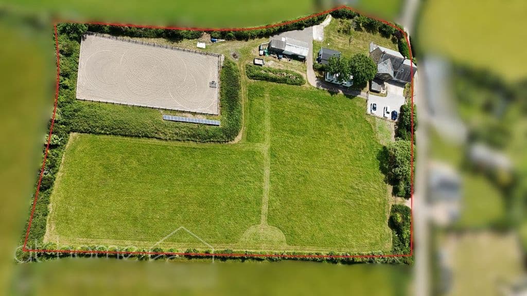 Treamble, Rose, Nr Perranporth - Stables, Annexe, Planning, Menage Coastal TR4 - Image 9