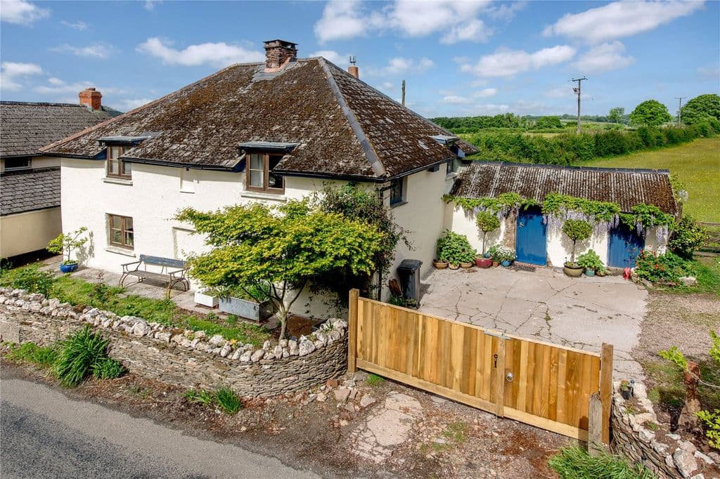 Upton, Taunton TA4 - Image 1