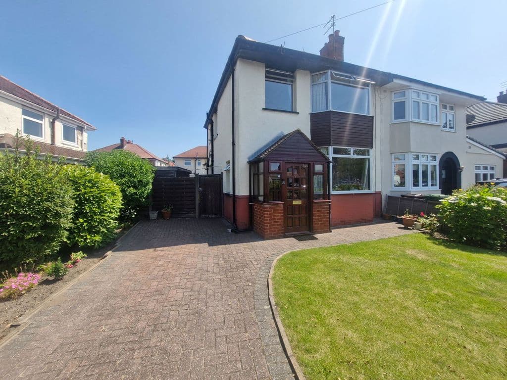 Liverpool Road North, Maghull L31 - Image 1