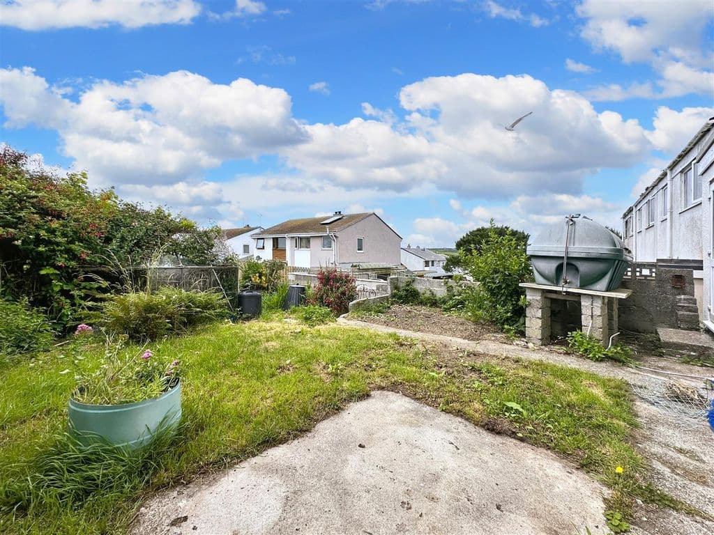 Semi Detached House Near Village Centre, Porthleven TR13 - Image 2