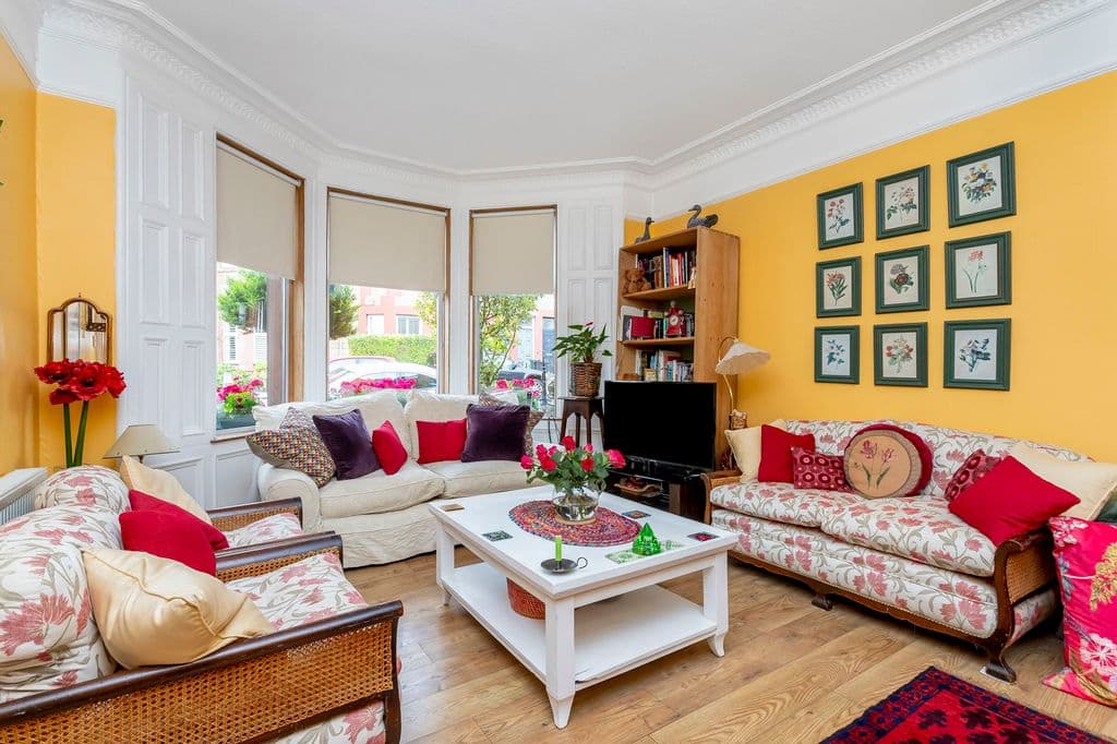 25 Kenmure Avenue, Willowbrae, Edinburgh EH8 - Image 2