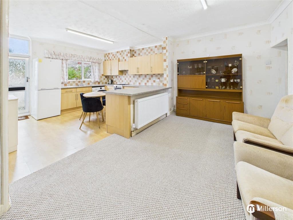 Pendarves Street, Troon TR14 - Image 2