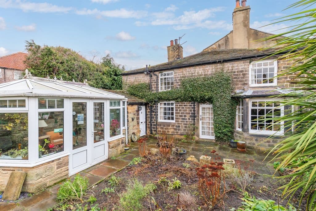 View property at Providence Row, Baildon, Shipley BD17
