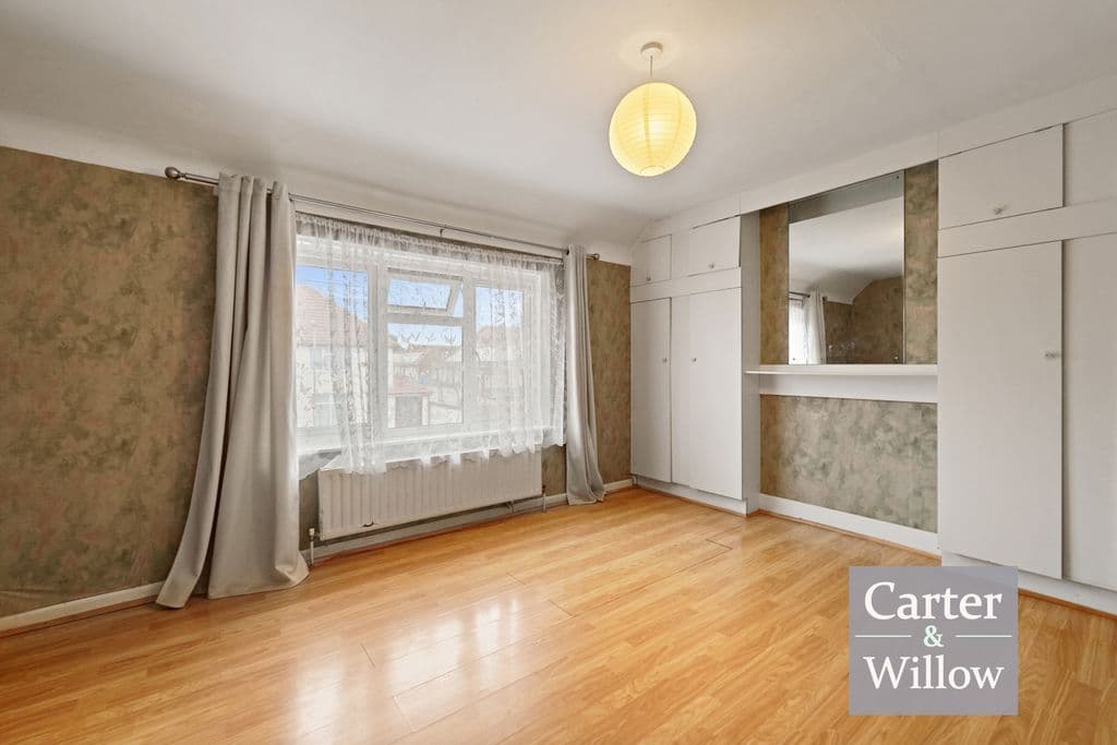 Langley Crescent, Dagenham RM9 - Image 10