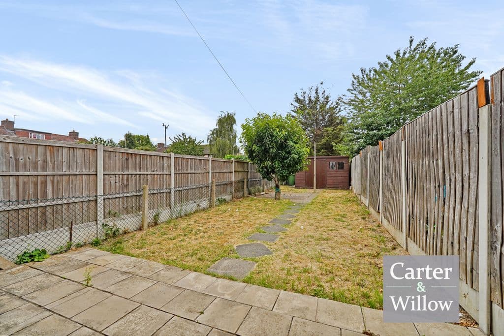 Langley Crescent, Dagenham RM9 - Image 3