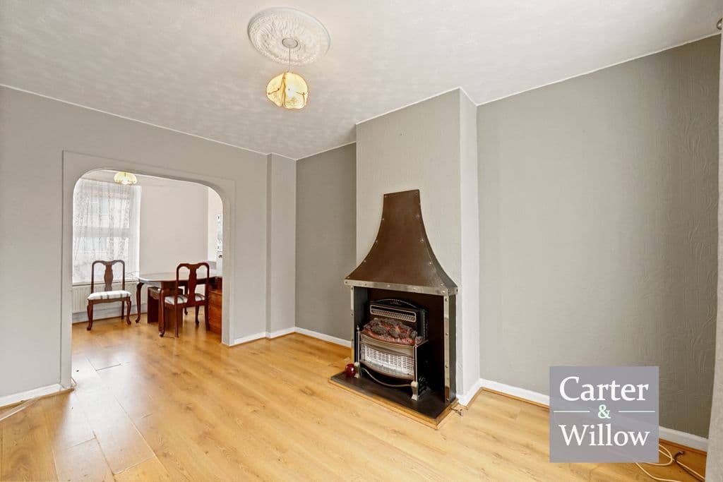 Langley Crescent, Dagenham RM9 - Image 4