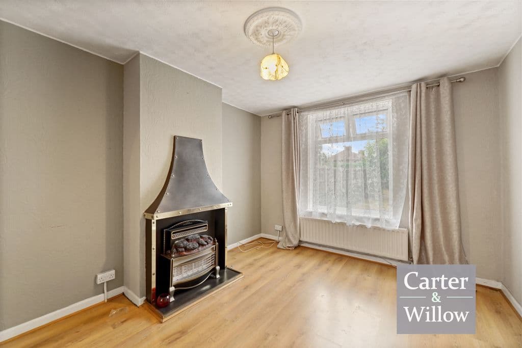 Langley Crescent, Dagenham RM9 - Image 5