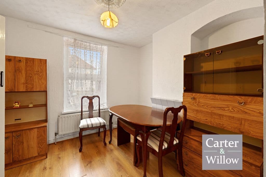 Langley Crescent, Dagenham RM9 - Image 6