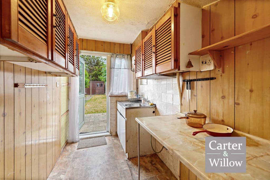 Langley Crescent, Dagenham RM9 - Image 7
