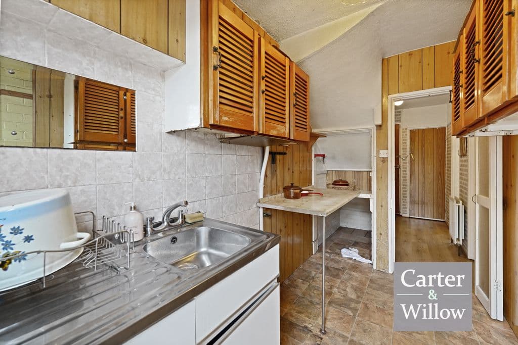 Langley Crescent, Dagenham RM9 - Image 8