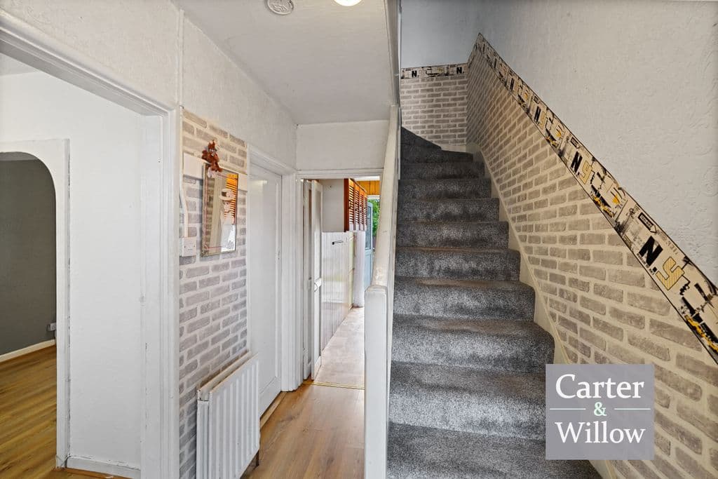 Langley Crescent, Dagenham RM9 - Image 9