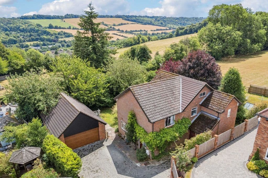 Coombe Lane, Naphill HP14 - Image 1
