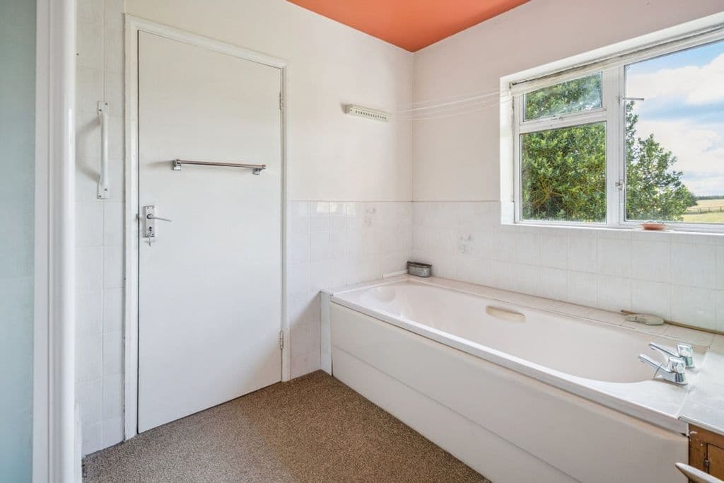 Coombe Lane, Naphill HP14 - Image 7