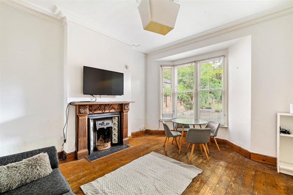 Ashlin Grove, Lincoln LN1 - Image 2